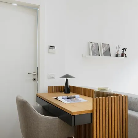 Easylife - Eleganza E Comfort Nel Cuore Di Isola Апартаменты *